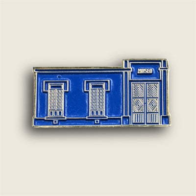 Pin Facade museum metal